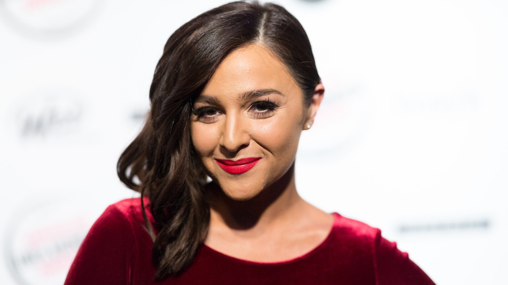 Alisan Porter smiling
