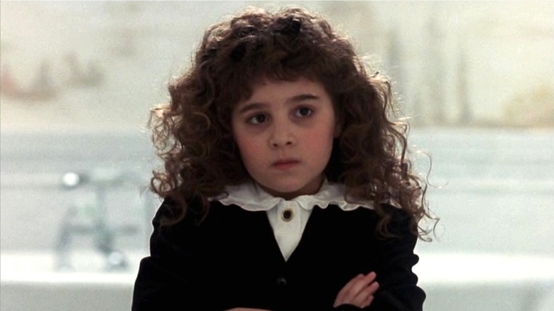 Alisan Porter posing for cameras