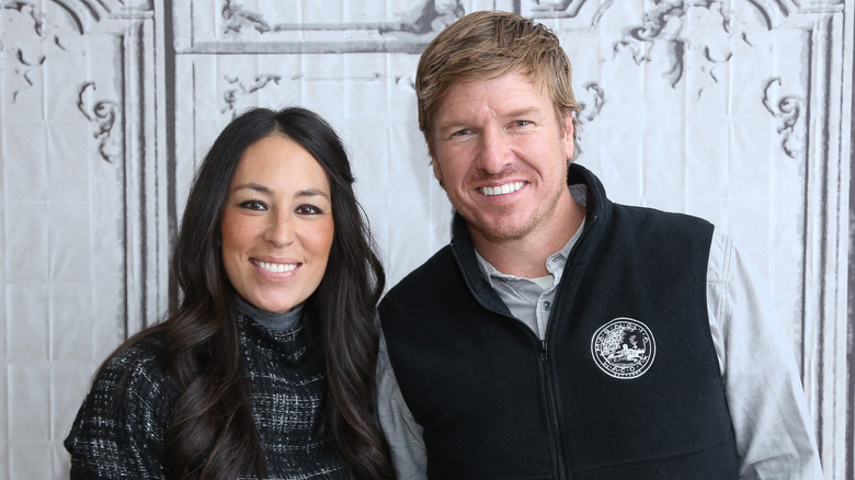 Joanna and Chip Gaines posing for a photo
