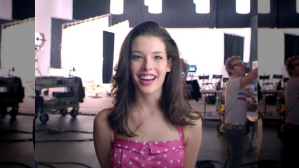 Lady On T Mobile Commercial 2024 Gert Evaleen