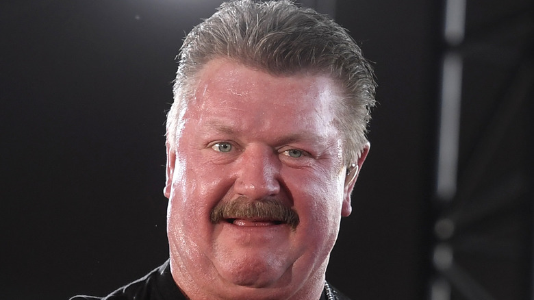 Joe Diffie performing