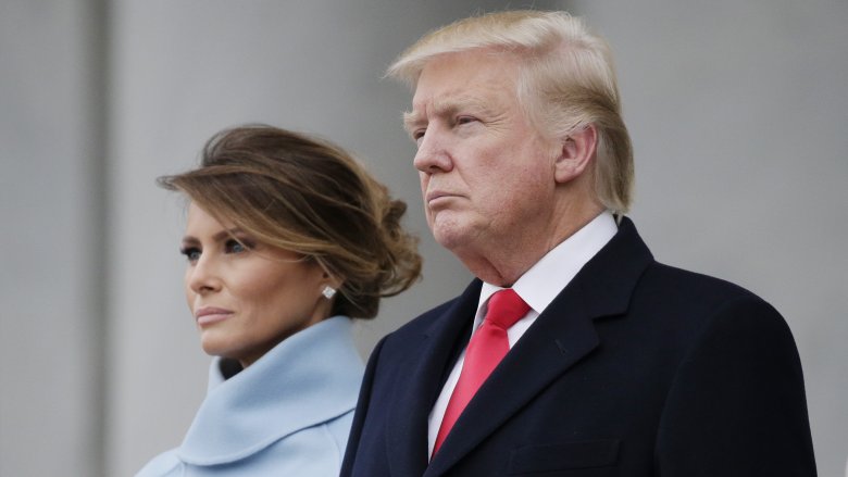 Melania Trump and Donald Trump posing
