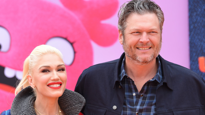 Gwen Stefani and Blake Shelton pose together