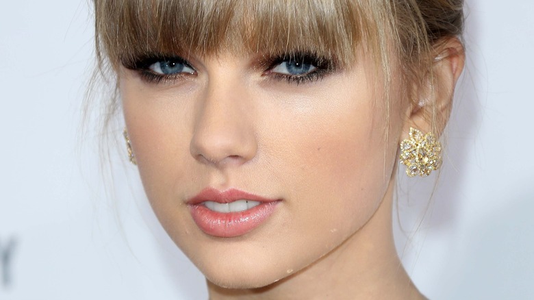What's The Real Meaning Of Glitch By Taylor Swift? Here's What We