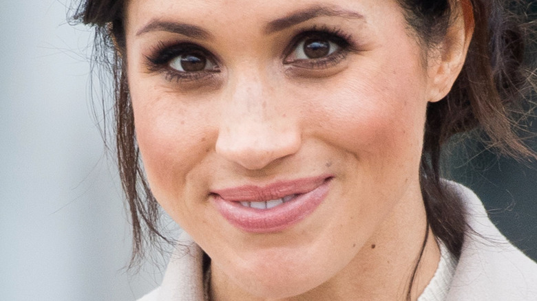 Meghan Markle messy hair