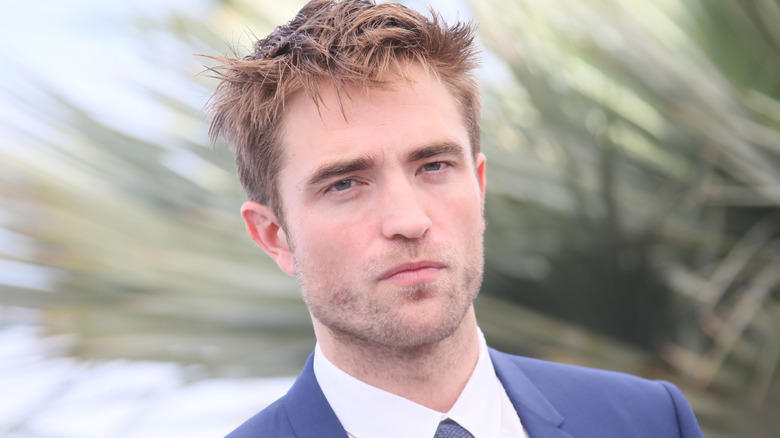 Robert Pattinson messy hair