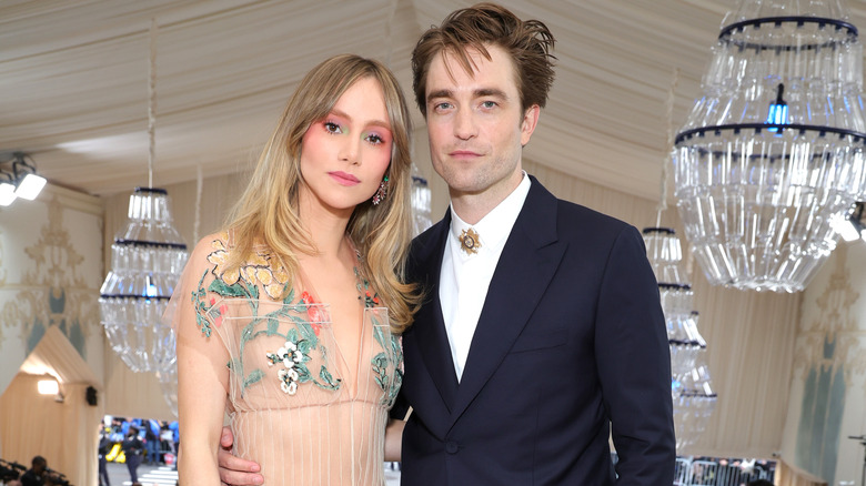 Suki Waterhouse and Robert Pattinson