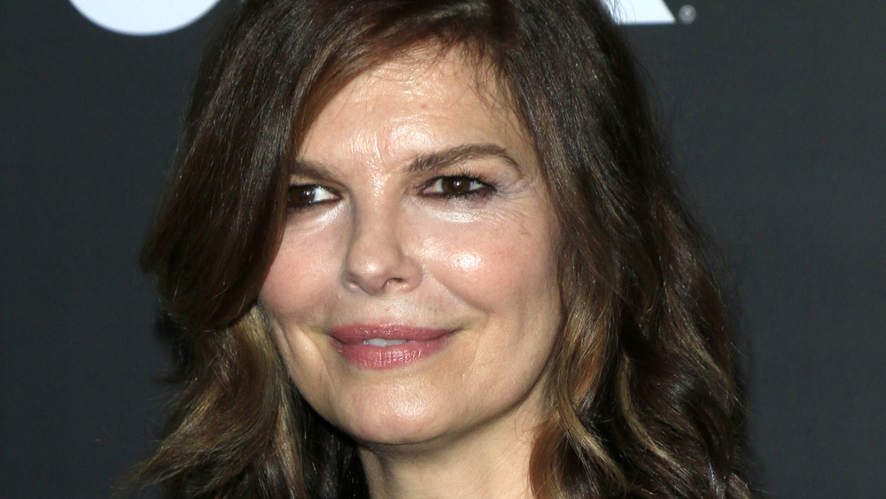Jeanne Tripplehorn on red carpet 