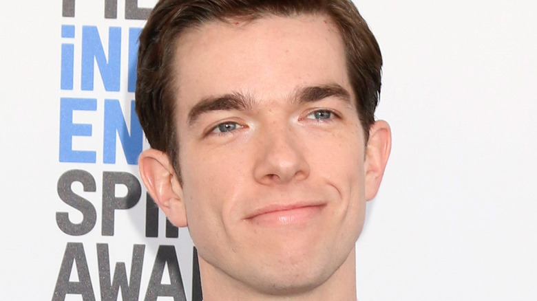 John Mulaney at the 32nd Annual Film Independent Spirit Awards in 2017