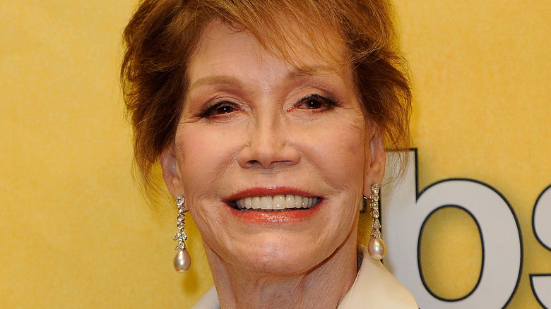 Mary Tyler Moore smiling