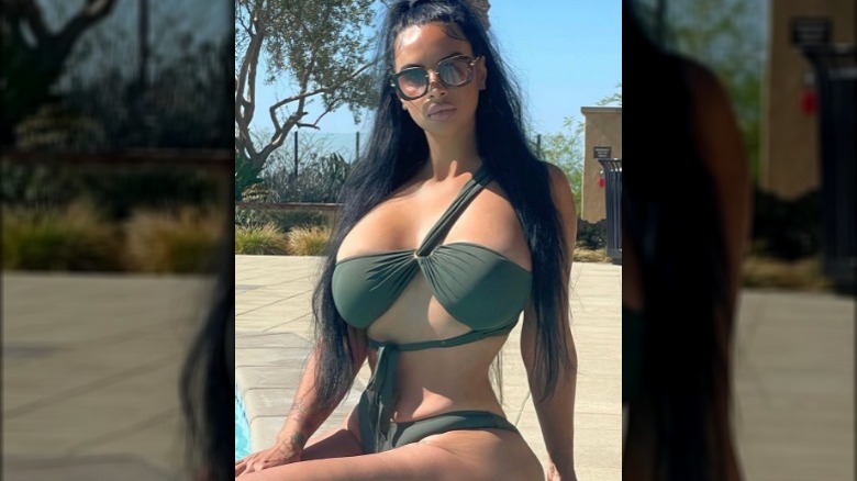 Johanna Leia posing in her bathing suit