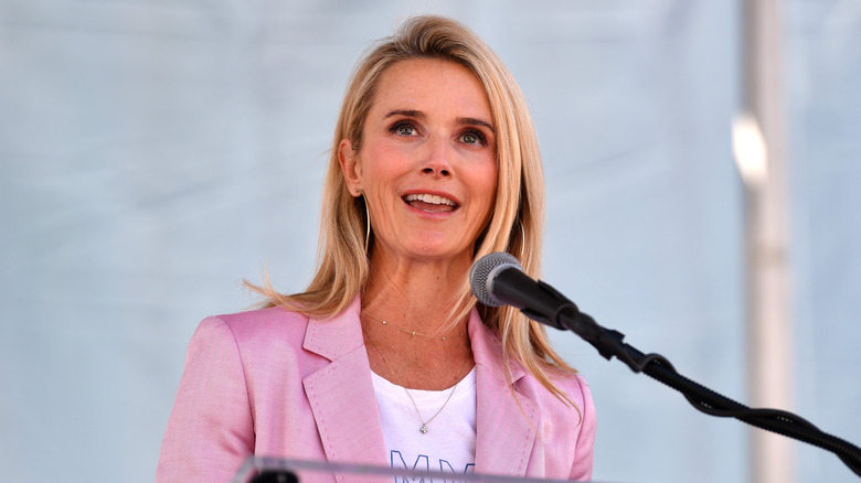 Jennifer Siebel Newsom in pink 