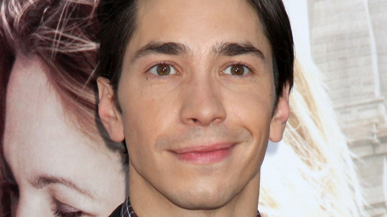 Justin Long smiling