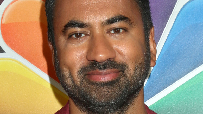 Kal Penn smiling