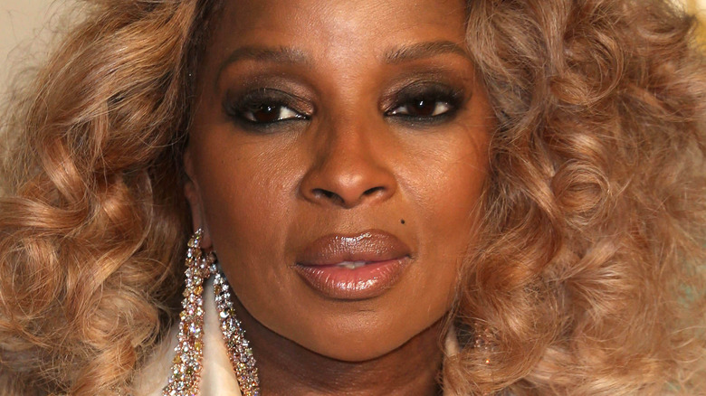 Mary J. Blige at event 