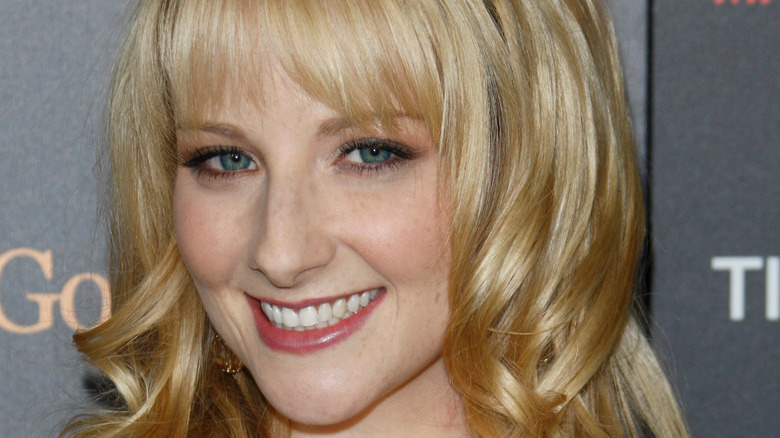 Melissa Rauch posing for photo