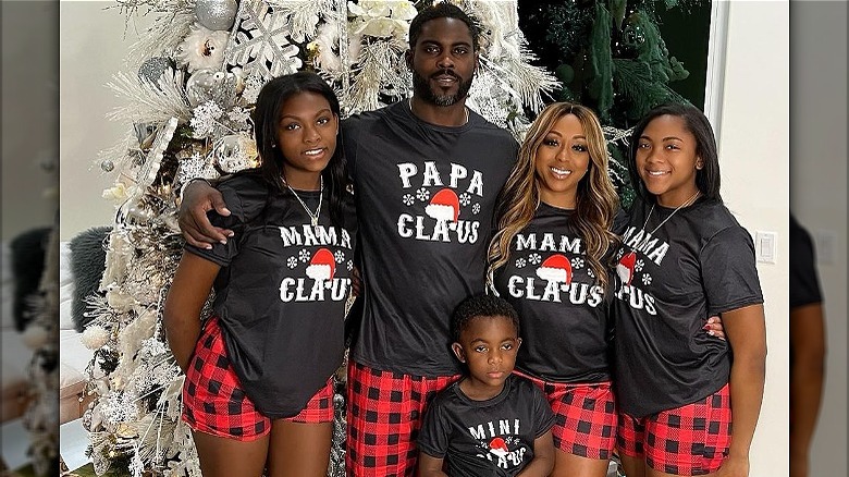 Michael Vick and Kijafa with kids London, Jada, and Michael Jr. 