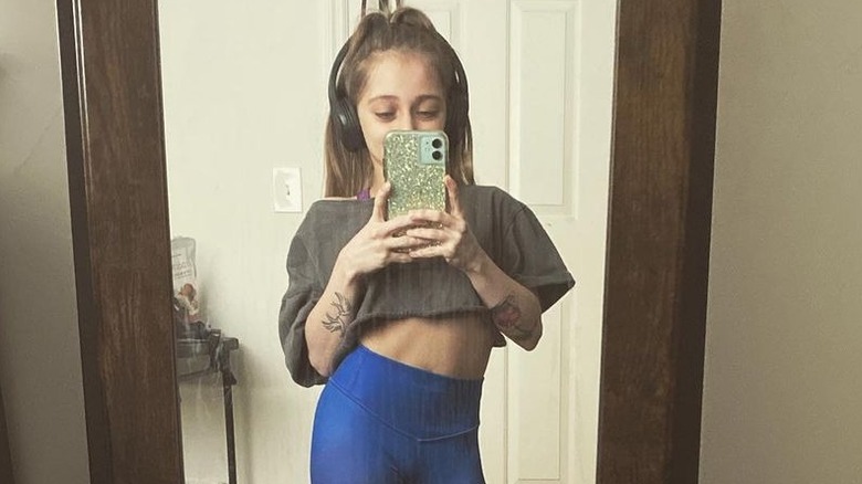 Shauna Rae in workout clothes