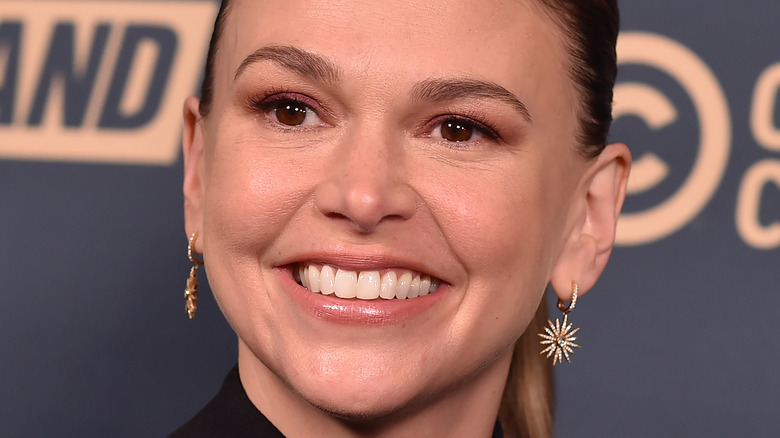 Sutton Foster smile red carpet 