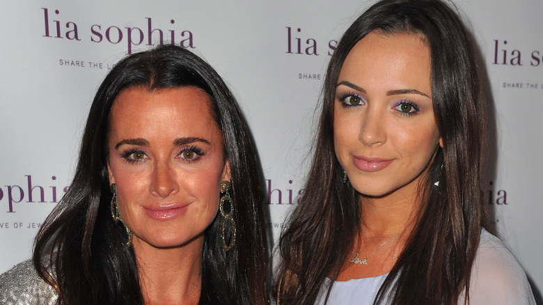 Kyle Richards and daughter Farrah posing