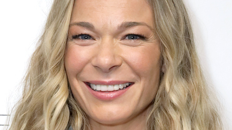 LeAnn Rimes smiling