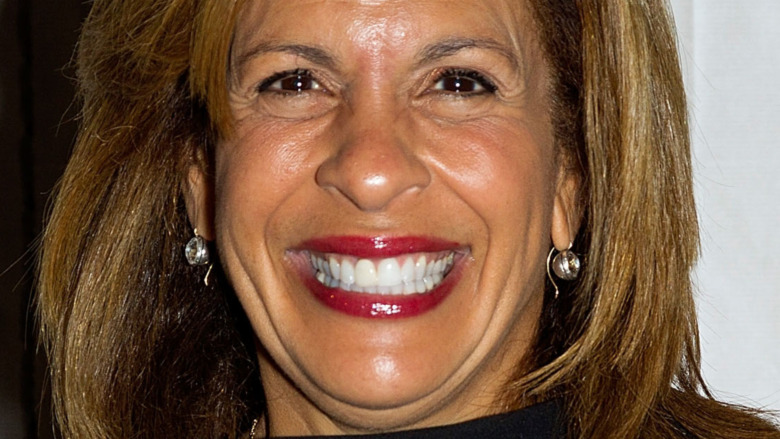 Hoda Kotb red lips