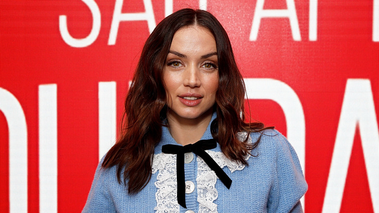 Ana De Armas posing at an event