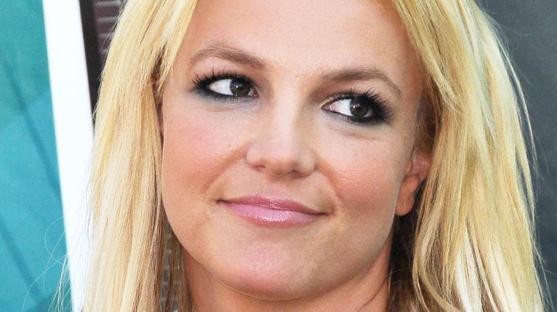 Britney Spears eyelashes