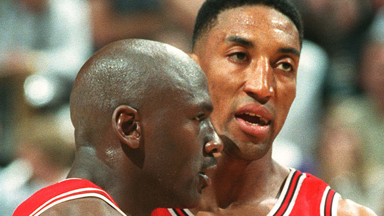 Why Charles Oakley Thinks Michael Jordan And Scott Pippen's Relationship Is  Beyond Repair