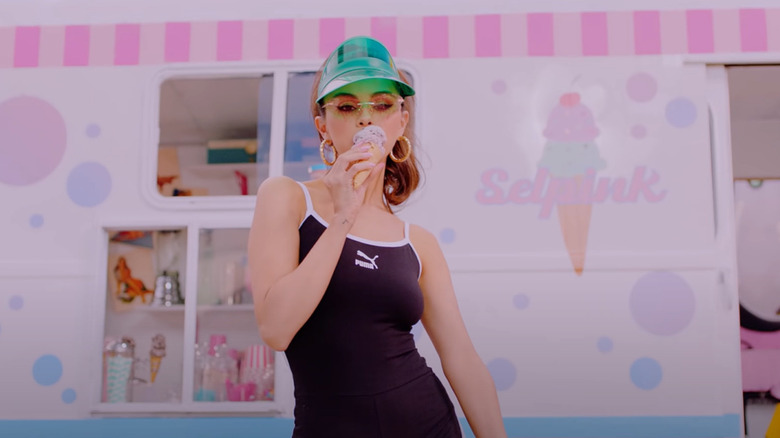 Selena Gomez holding ice cream cone