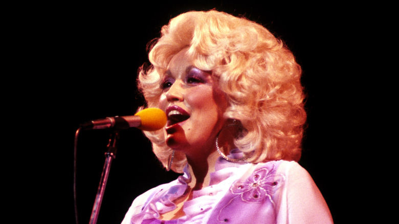 Dolly Parton singing