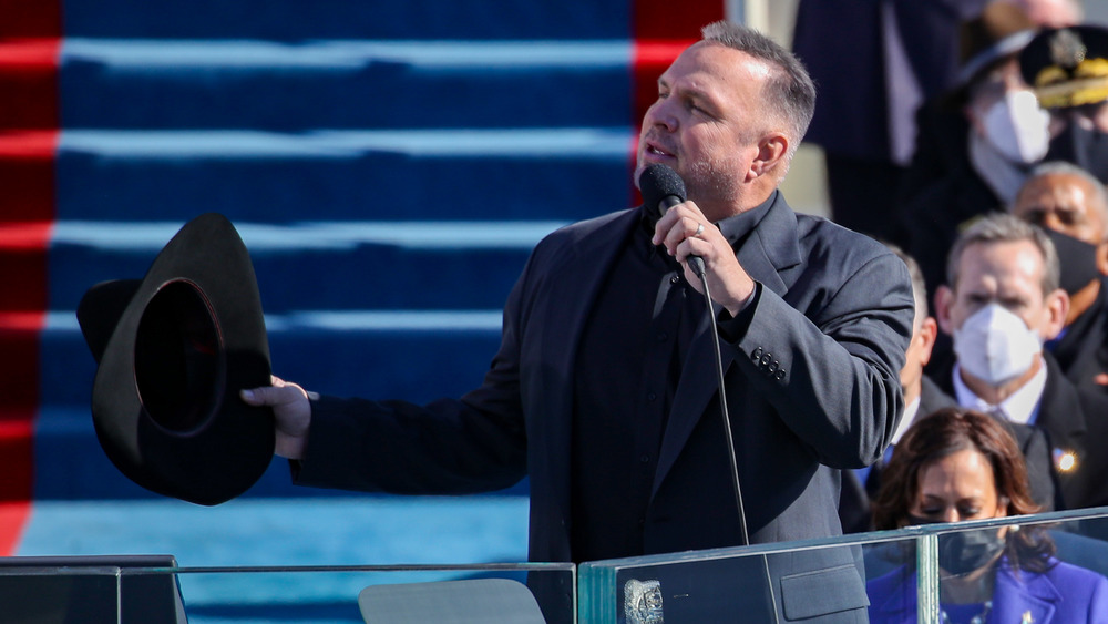 Garth Brooks singing 