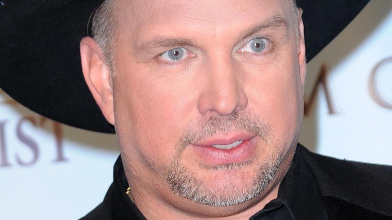 Garth Brooks on the red carpet