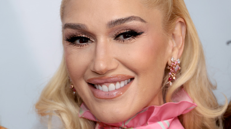 Gwen Stefani smiling in pink