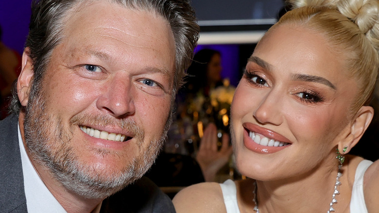 Blake Shelton and Gwen Stefani pose together