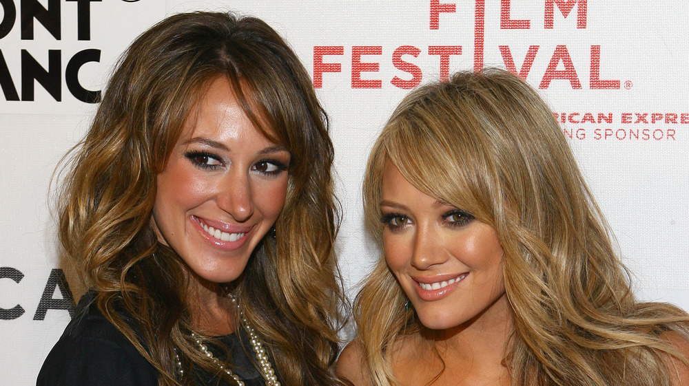 Hilary and Haylie Duff at an event