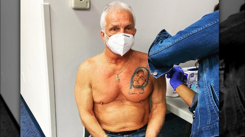 "Below Deck" star Captain Lee Rosbach receiving COVID 19 vaccination