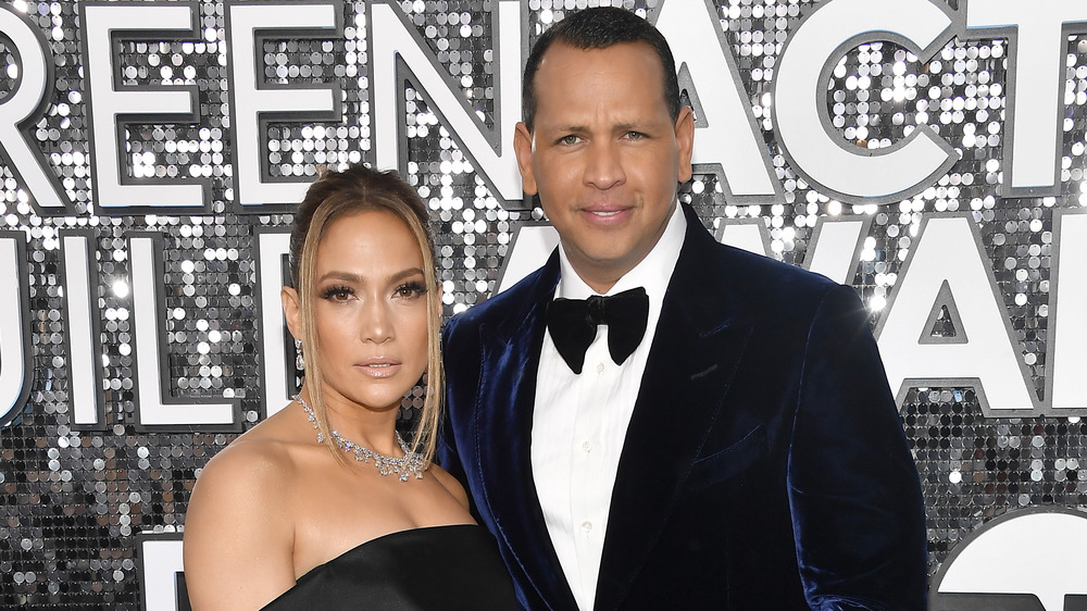 Jennifer Lopez and Alex Rodriguez posing