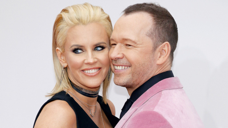 Jenny McCarthy and Donnie Wahlberg cheek-to-cheek