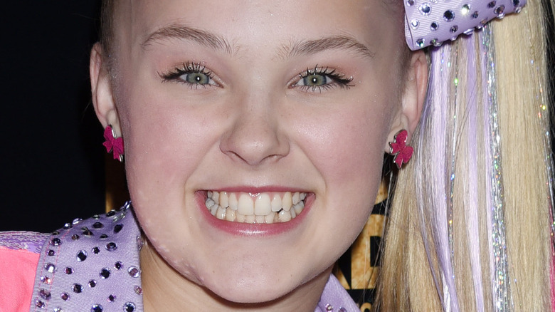 JoJo Siwa at event 