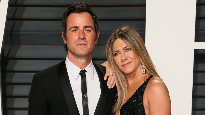Justin Theroux and Jennifer Aniston on Vanity Fair red carpet