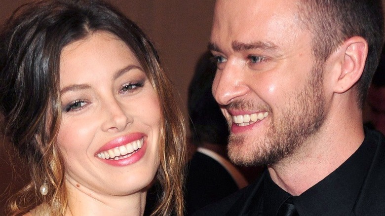 Jessica Biel and Justin Timberlake smiling