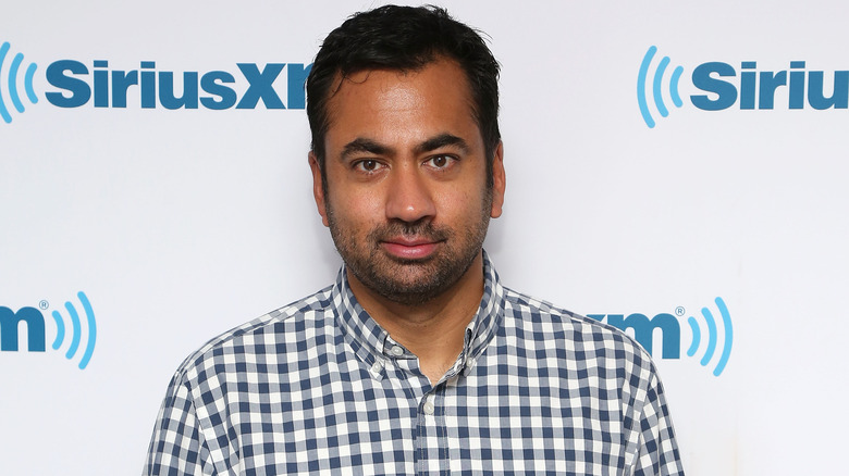 Kal Penn posing