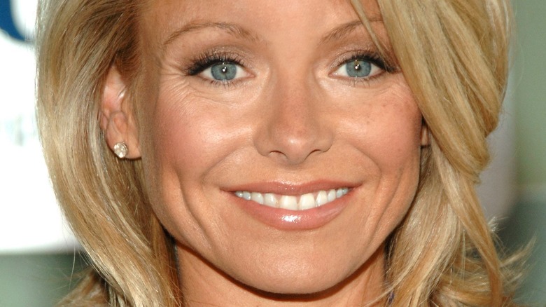 Kelly Ripa smiling