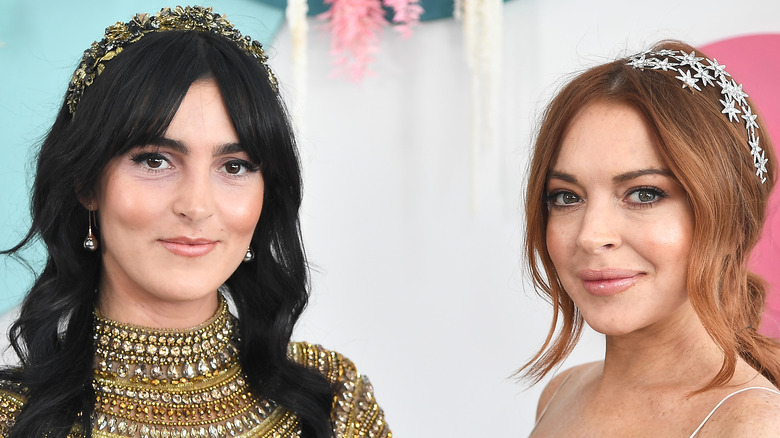 Aliana Lohan and Lindsay Lohan smiling