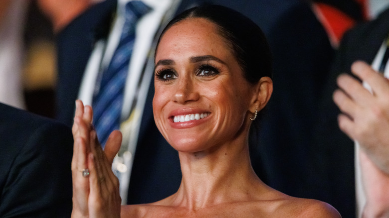 Meghan Markle clapping