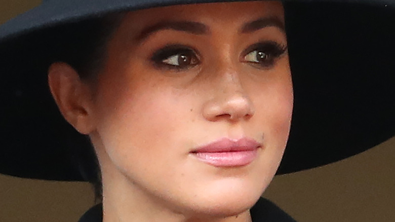 Meghan Markle black hat