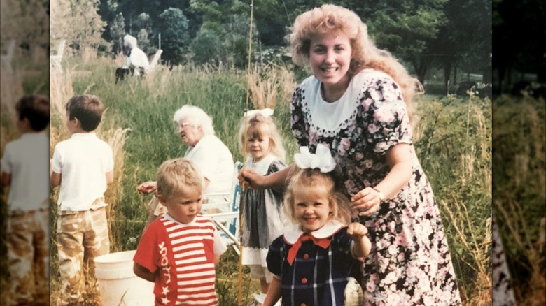 A throwback pic of Michelle with some of her young kids