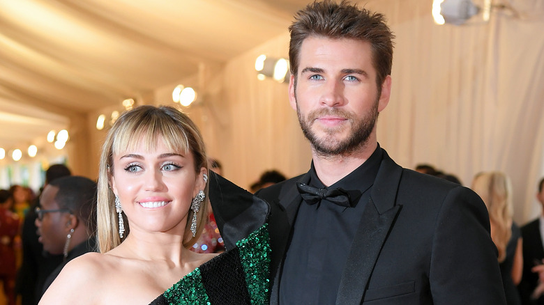 Miley Cyrus wearing sunglasses