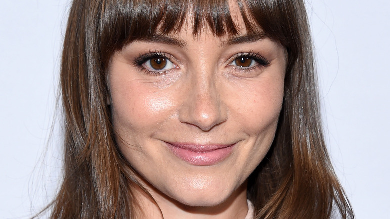 Jocelin Donahue smiling on red carpet